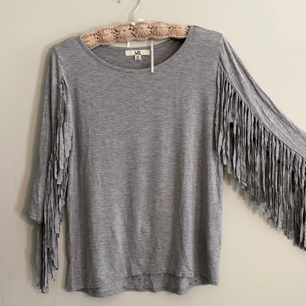 NWOT Ya Los Angeles sz med grey 3/4 fringe sleeves